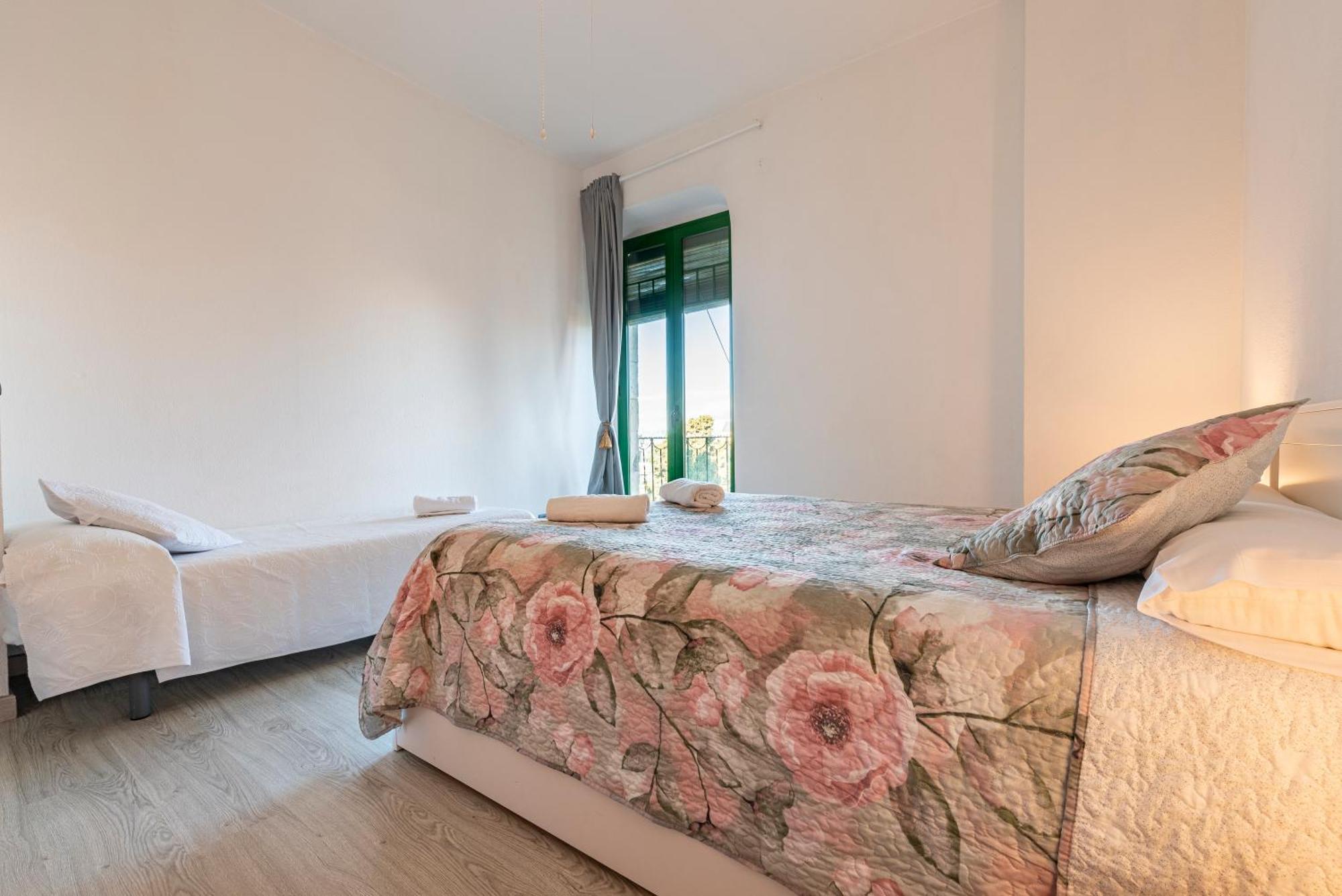 Apartaments Via de l'Imperi Romà Tarragona Esterno foto